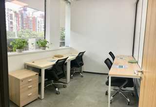 白云山精华烟酰胺精华液能改善暗黄吗